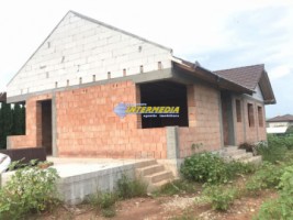 casa-la-rosu-de-vanzare-alba-micesti-11